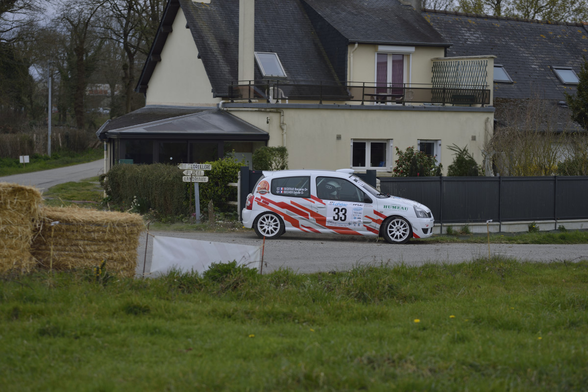 rallye-du-pays-de-Lohéac-2016 numero 33-Sylvain SECHER-Benjamin BIGEARD-RENAULT Clio Rs-FN-3 PA15653.jpg